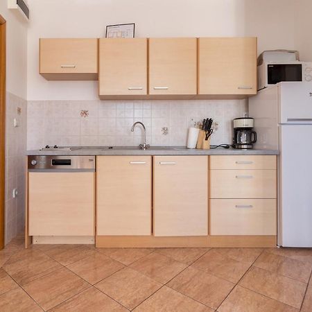 פריבלאקה Kristi Apartment Complex Near The Sandy Beach - By Ta Leut Agency מראה חיצוני תמונה