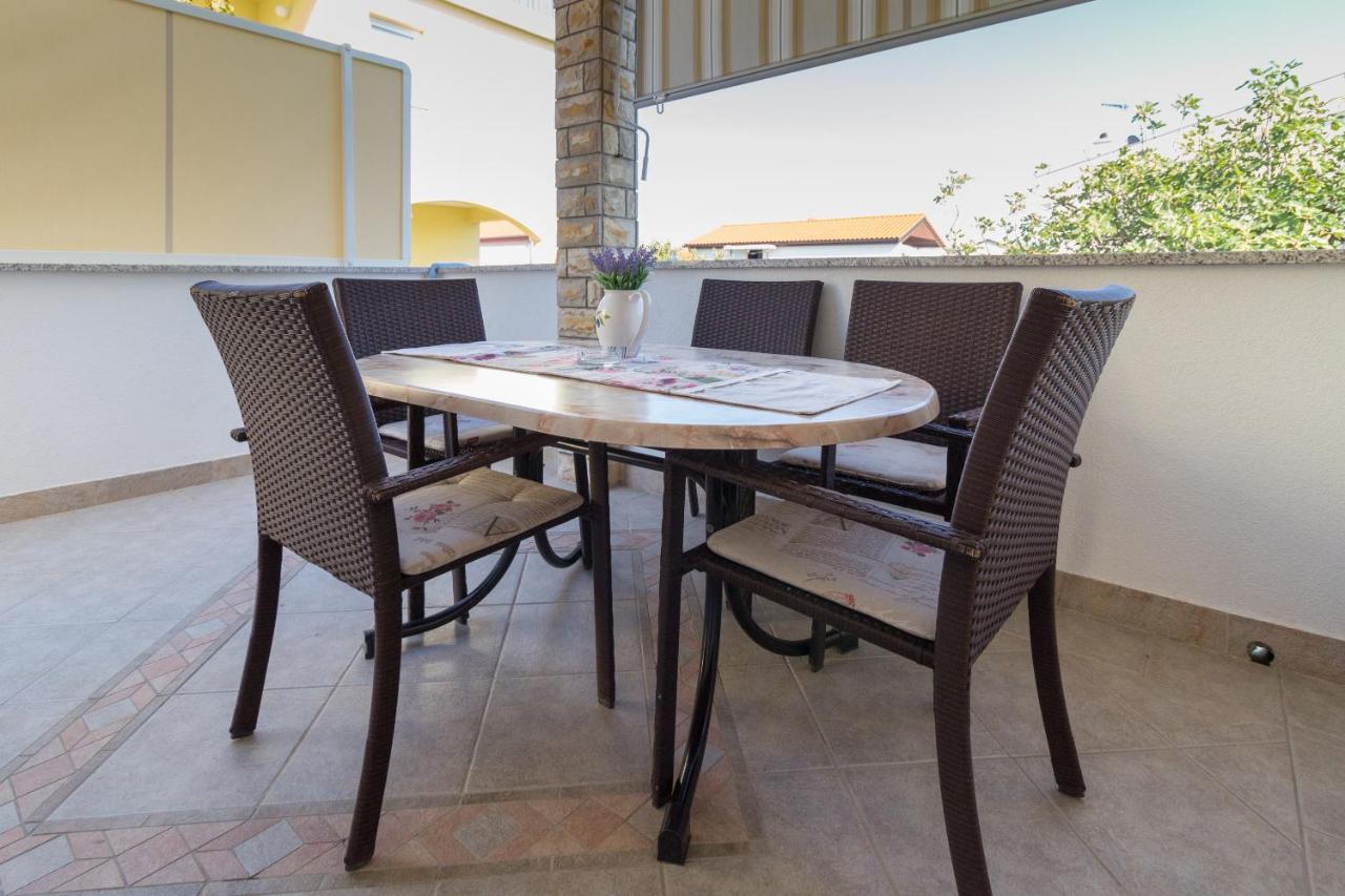 פריבלאקה Kristi Apartment Complex Near The Sandy Beach - By Ta Leut Agency מראה חיצוני תמונה