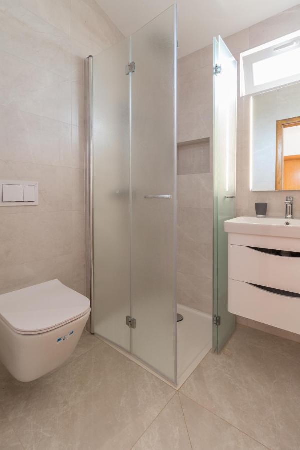 פריבלאקה Kristi Apartment Complex Near The Sandy Beach - By Ta Leut Agency מראה חיצוני תמונה