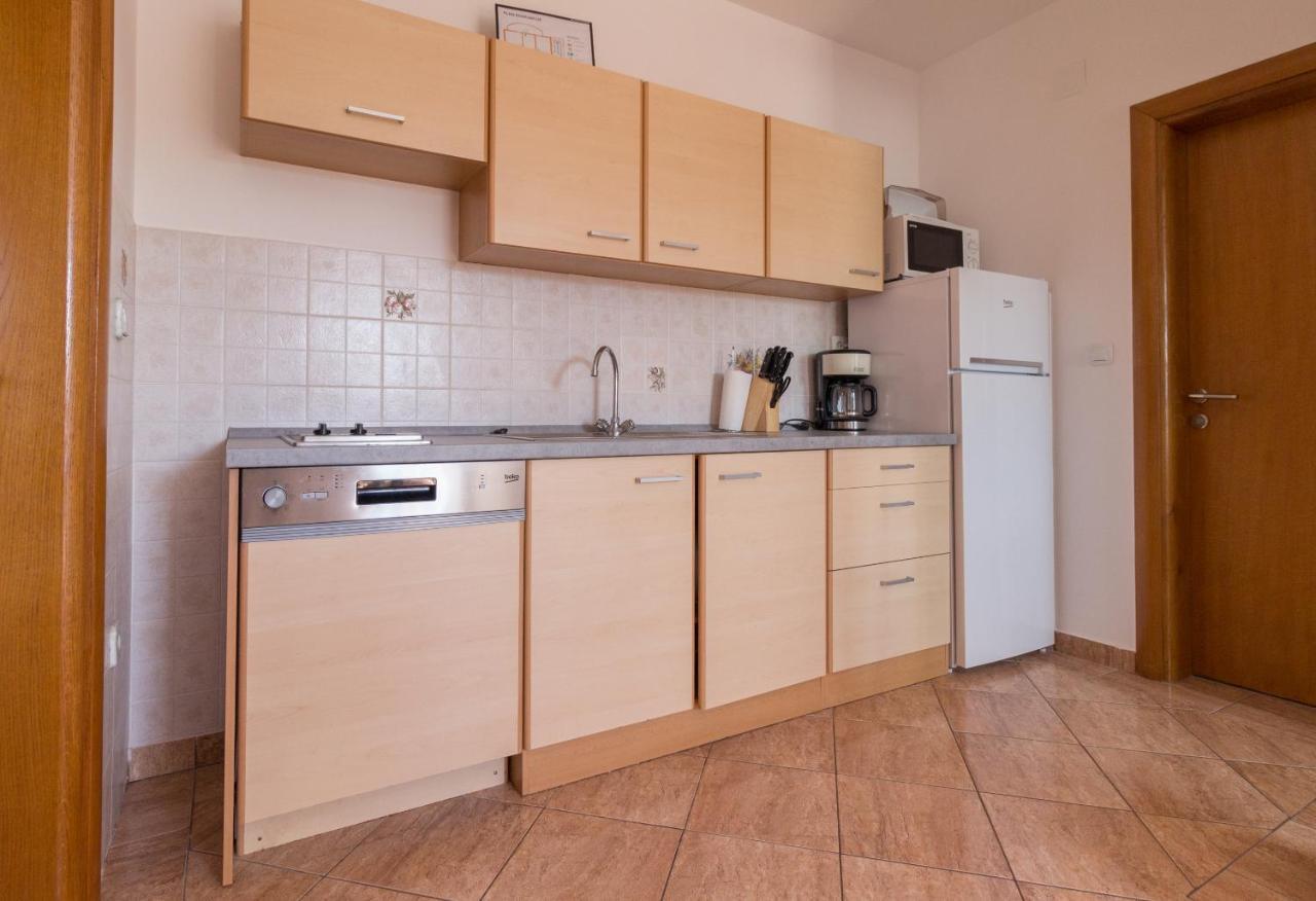 פריבלאקה Kristi Apartment Complex Near The Sandy Beach - By Ta Leut Agency מראה חיצוני תמונה