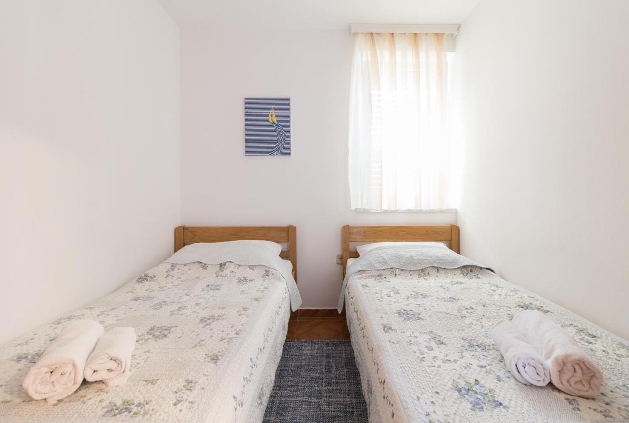 פריבלאקה Kristi Apartment Complex Near The Sandy Beach - By Ta Leut Agency מראה חיצוני תמונה