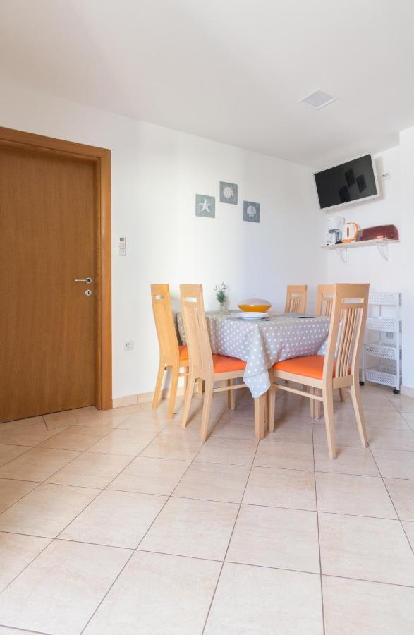 פריבלאקה Kristi Apartment Complex Near The Sandy Beach - By Ta Leut Agency מראה חיצוני תמונה